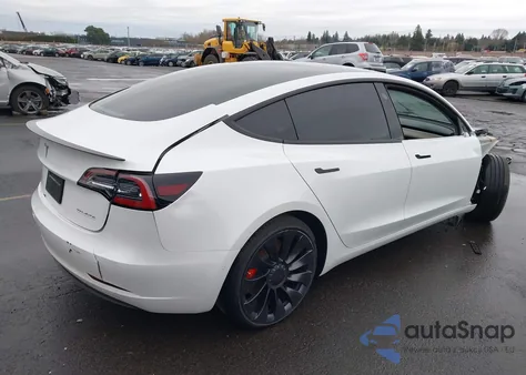 2021 Tesla Model 3 Performance Dual Motor All-Wheel Drive z USA, uszkodzony, nr VIN 5YJ3E1EC8MF087340